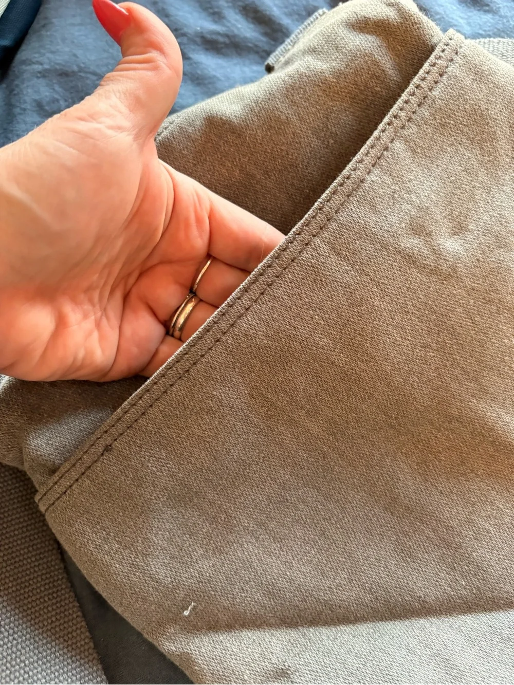 thirty-one Grey Canvas Crossbody with Branded Zipper - Picture 6 of 7